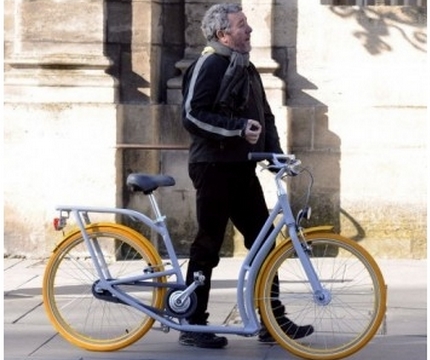 Philippe Starck imagine un vélo design pour Alain Juppé...