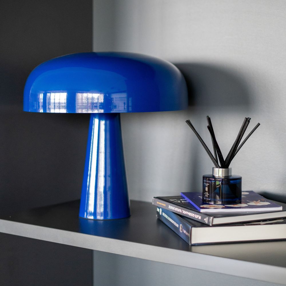 lampe a poser bleu fonce en metal livia