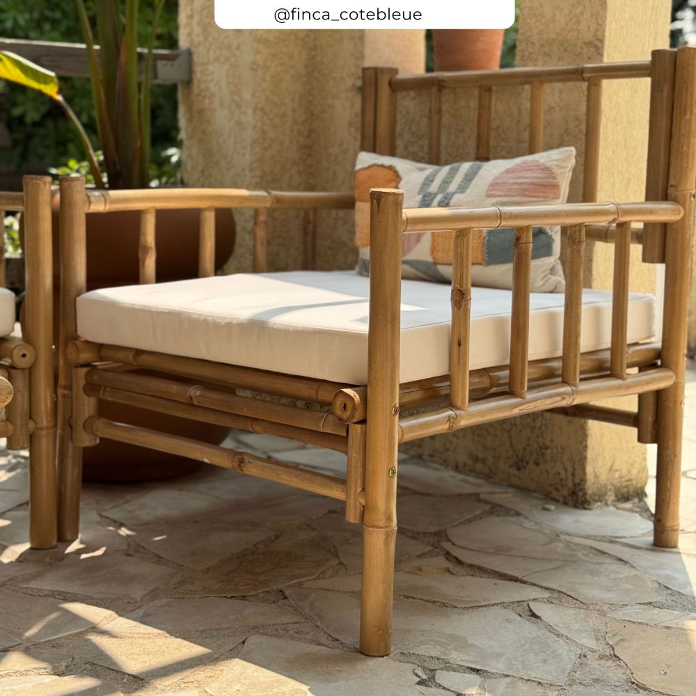 salon de jardin em bambou vadella table basse et canape beige