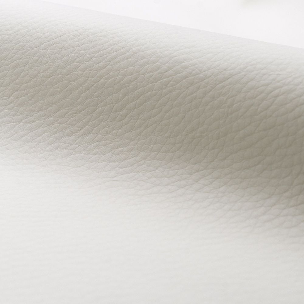 zoom matiere cuir blanc polo