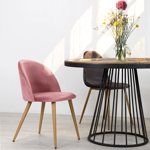 Chaise scandinave en velours rose et pieds en métal imitation bois (lot de 2) - Cozy 